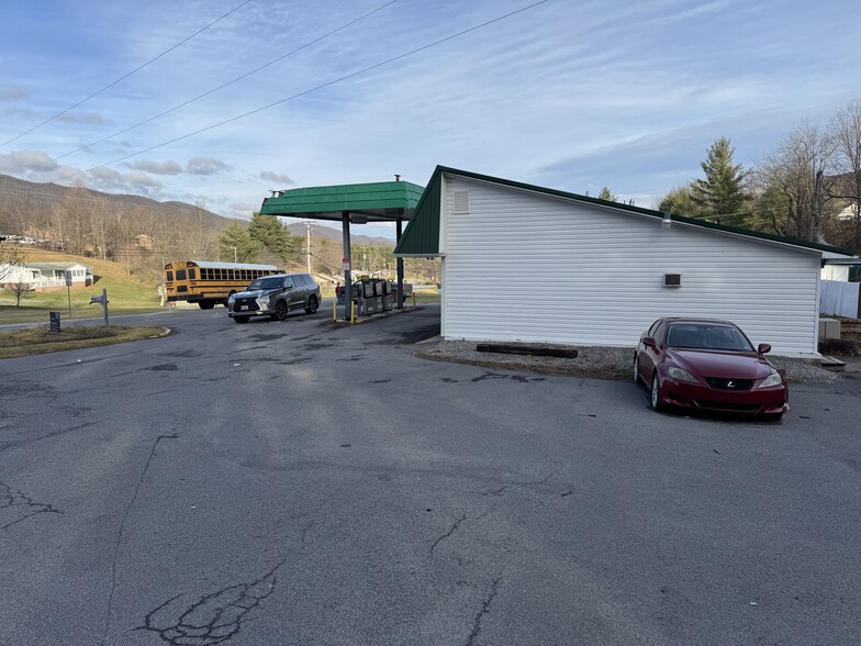 More Photos Of 116 Clear Fork Rd, Tazewell Convenience Store For Sale