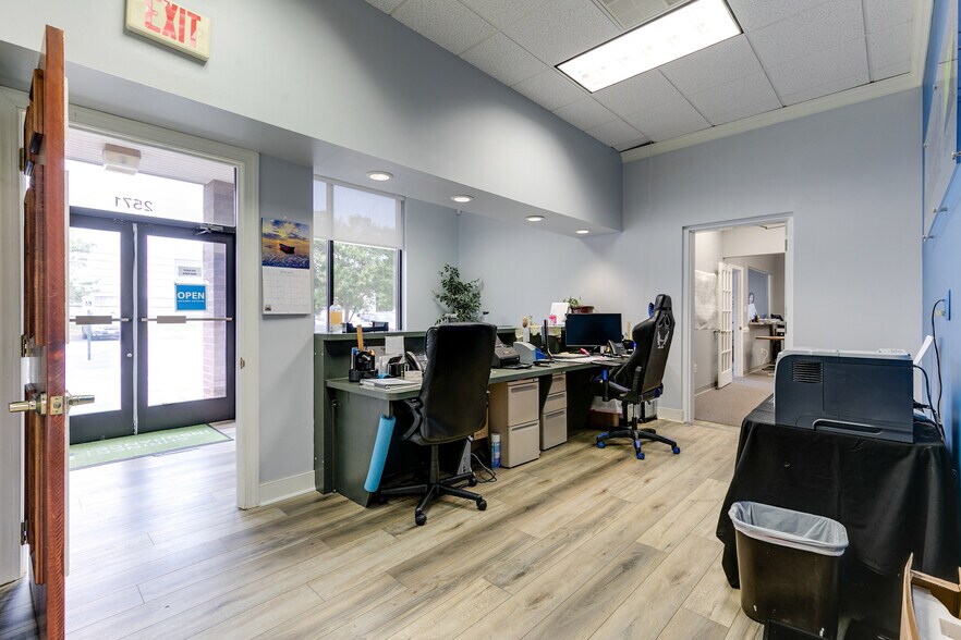 More Photos Of 2571 Homeview Dr, Henrico Medical For Lease