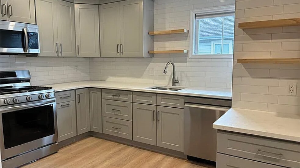 More Photos Of , Roslyn General Retail For Sale