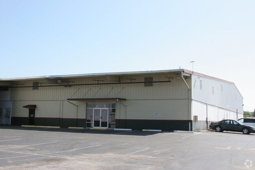 More Photos Of 5300 Recker Hwy, Winter Haven Warehouse For Lease