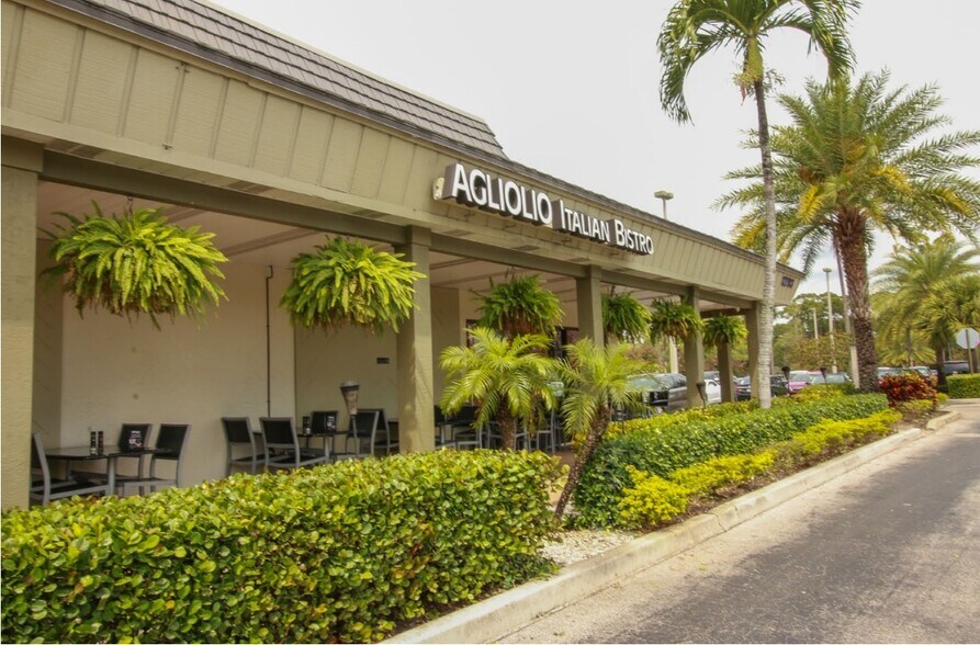 More Photos Of 12733-12795 W Forest Hill Blvd, Wellington Unknown For Lease