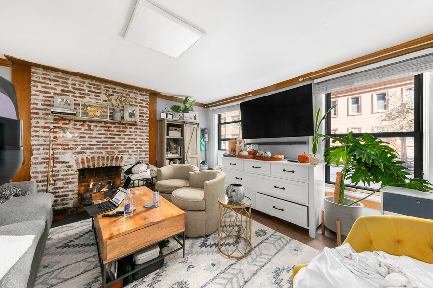 More Photos Of 135 Reade St, New York Multifamily For Sale