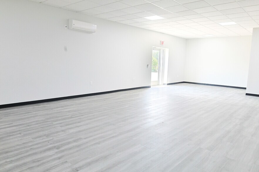 More Photos Of 100 Lacefield, Midway Unknown For Lease