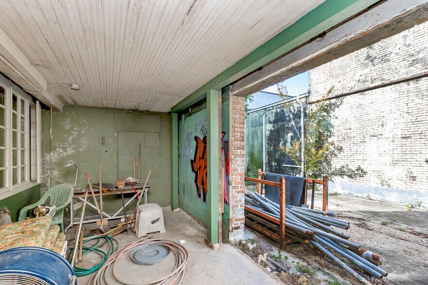 More Photos Of 1952 North St, Baton Rouge Storefront For Lease