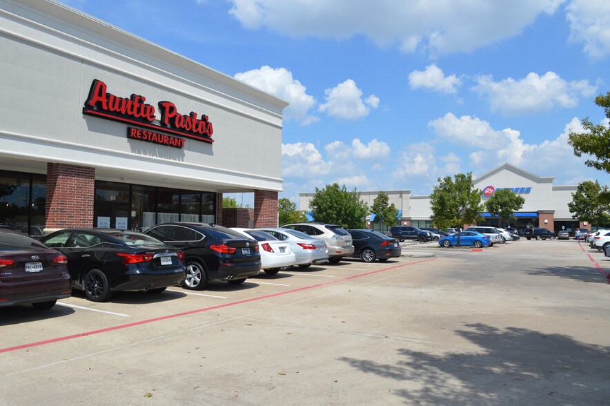 More Photos Of 10009 W Broadway St, Pearland General Retail For Lease