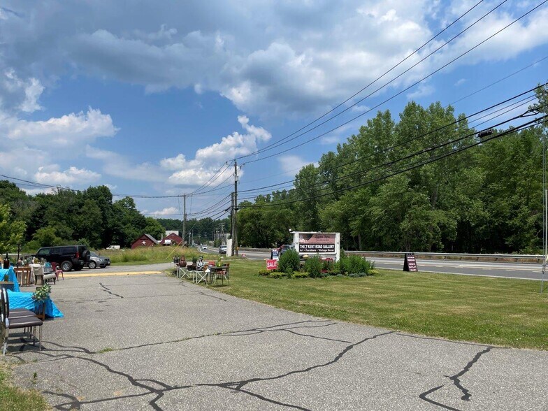 More Photos Of 7 Kent Rd, New Milford Storefront Retail Office For Lease