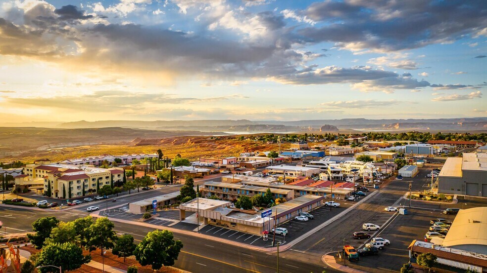 More Photos Of 150 N Lake Powell Blvd, Page Hotel For Sale