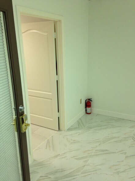 More Photos Of 1111 Kane Concourse, Bay Harbor Islands Loft Creative Space For Lease