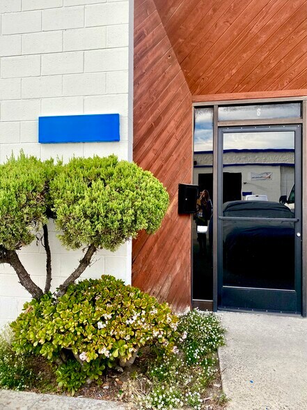 More Photos Of 11174-11178 Penrose St, Sun Valley Warehouse For Lease