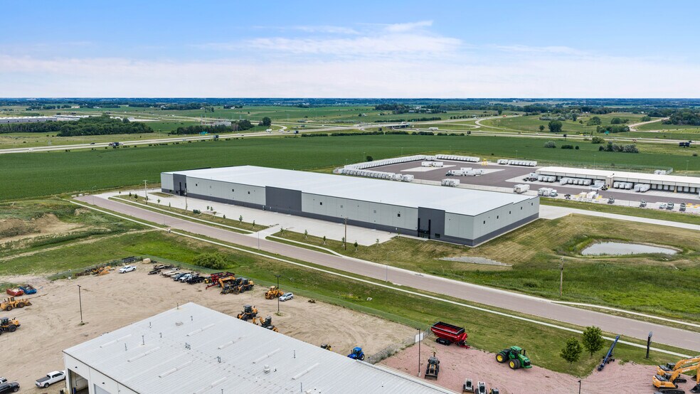 More Photos Of 5400 Career Ave, Sioux Falls Industrial For Lease
