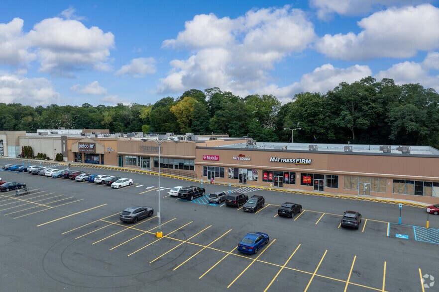 More Photos Of 2350 Central Park Ave, Yonkers Freestanding For Lease