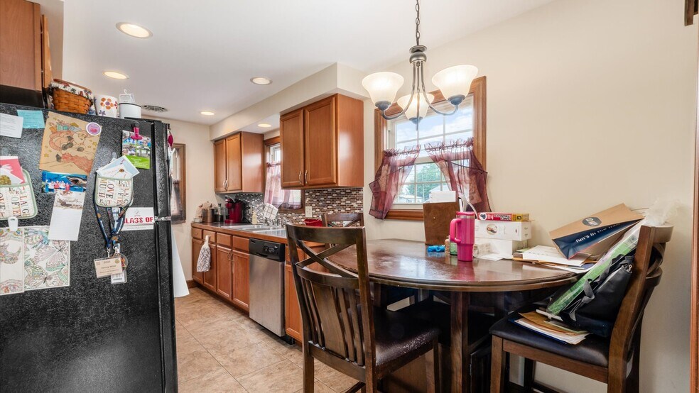 More Photos Of 120 W Main St, Somerset Flex For Sale