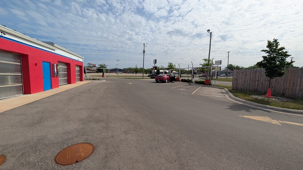 More Photos Of 1405 Cranston Rd, Beloit Carwash For Sale