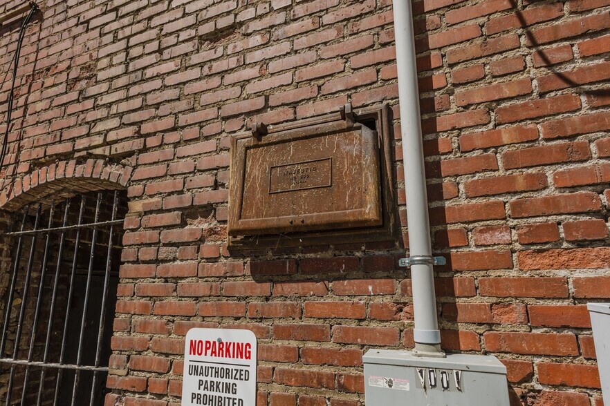 More Photos Of 1001 W Douglas Ave, Wichita Storefront For Sale