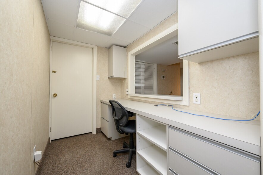 More Photos Of 373 Ford Ave, Fords Medical For Sale