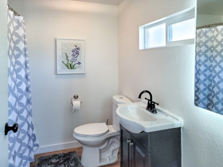 More Photos Of 6937 Perris Hill Park Rd, San Bernardino Industrial For Sale