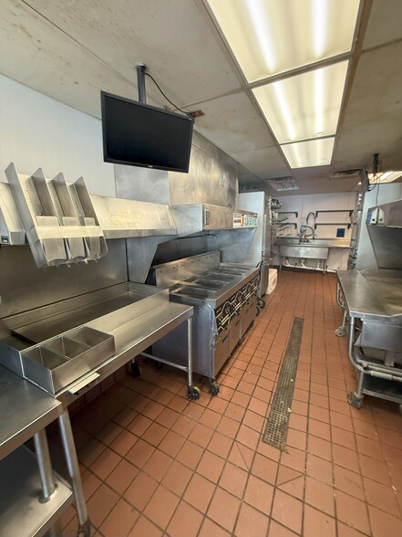 More Photos Of 539 N Main St, Lake City Convenience Store For Sale