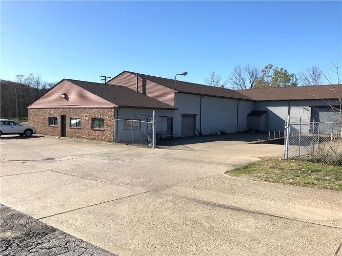 More Photos Of 1321 DuPont Rd, Parkersburg Self Storage For Sale