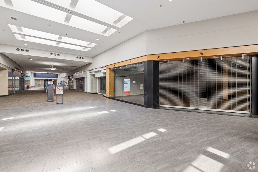 More Photos Of 4600 S Medford Dr, Lufkin General Retail For Sale