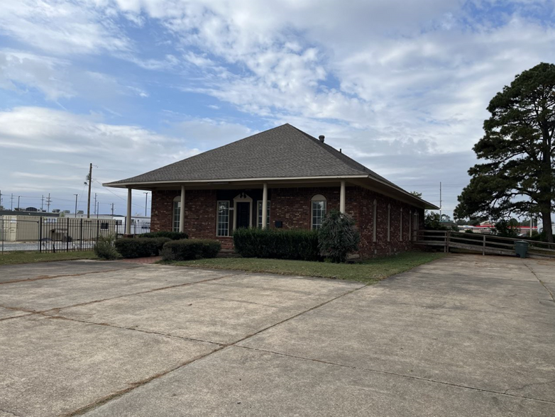 Primary Photo Of 1707 Stone St, Jonesboro Office For Lease