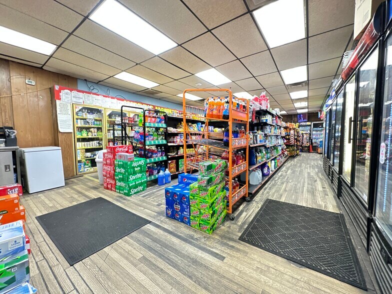 More Photos Of 944 E Muhammad Ali Blvd, Louisville Convenience Store For Sale