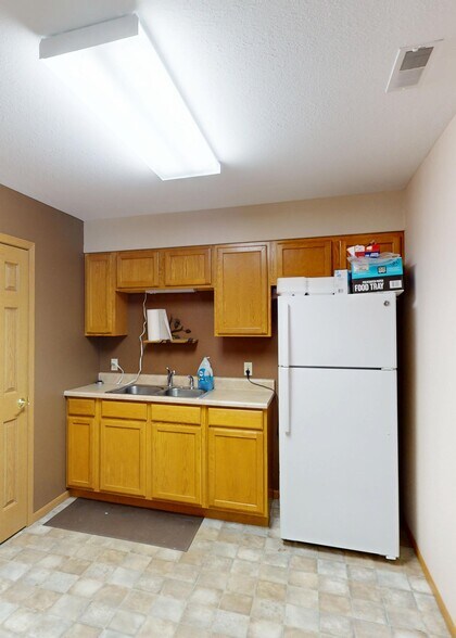More Photos Of 707 Il Route 127, Greenville Flex For Sale