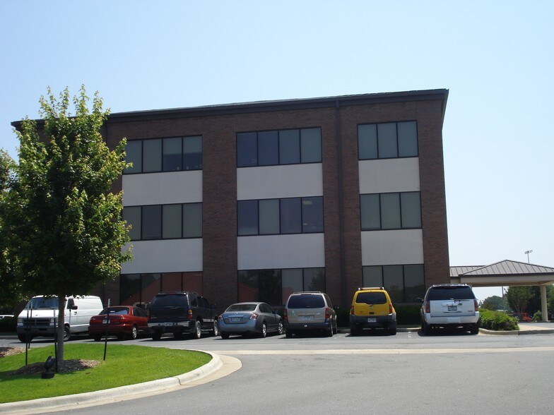 More Photos Of 2501 Crestwood Rd, North Little Rock Medical For Sale
