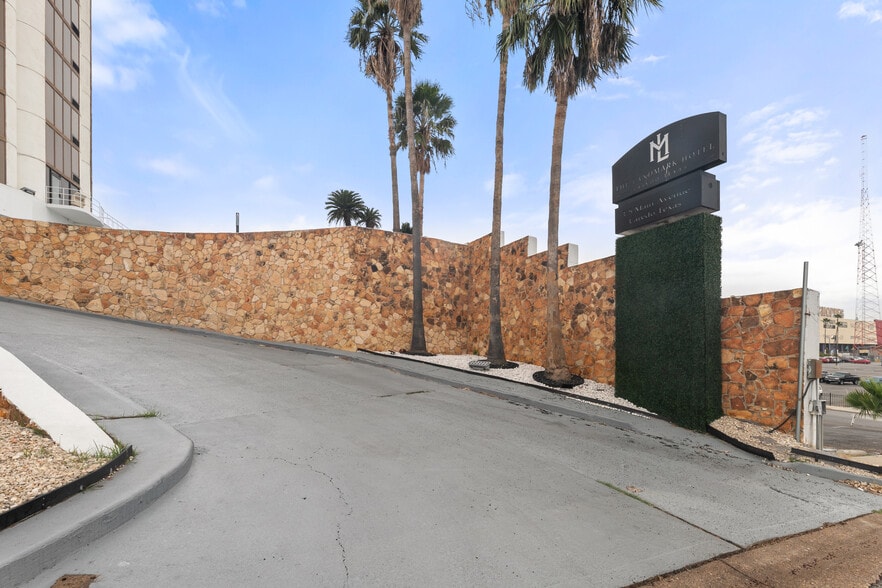 More Photos Of 1 S Main Ave, Laredo Hotel For Sale