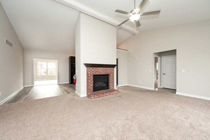 More Photos Of 65 Maplehurst Dr, Brownsburg Office For Sale