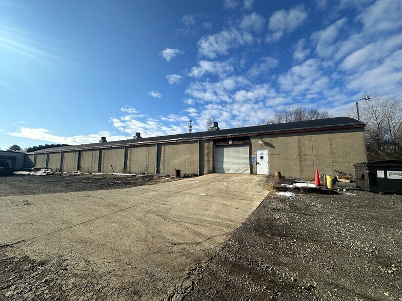 More Photos Of 4301 James H. McGee Blvd, Dayton Manufacturing For Lease