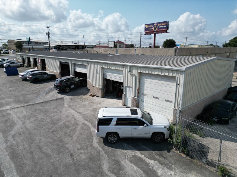 More Photos Of 11116 N Lamar Blvd, Austin Service For Sale