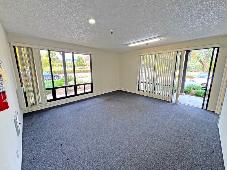 More Photos Of 6487 Calle Real, Goleta Warehouse For Lease