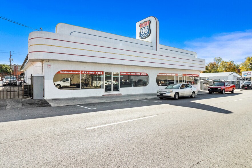 More Photos Of 395 S Ocoee St, Cleveland Showroom For Sale