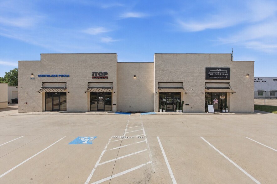 Primary Photo Of , Colleyville Flex For Sale