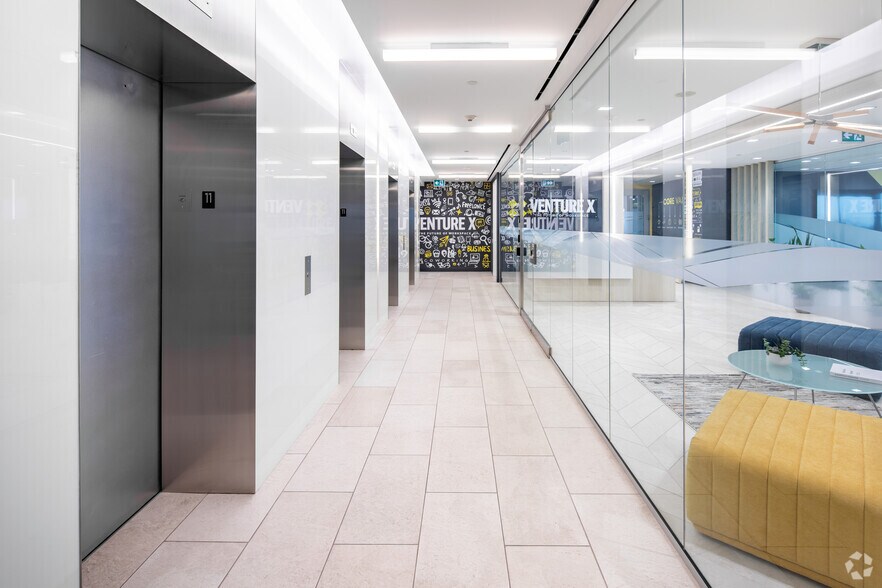 More Photos Of 1290 Central Pky W, Mississauga Office For Lease