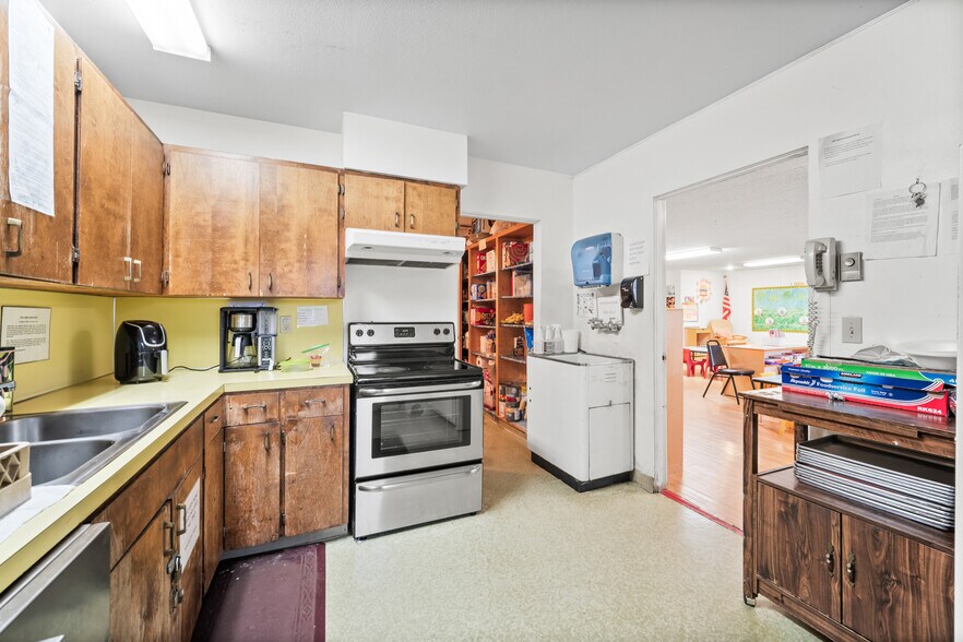 More Photos Of 12975 SW Grant St, Tigard Daycare Center For Sale