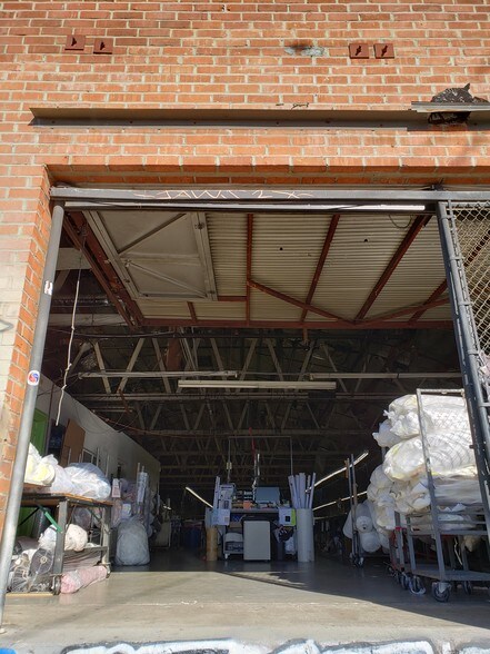 More Photos Of 630 S Clarence St, Los Angeles Manufacturing For Lease
