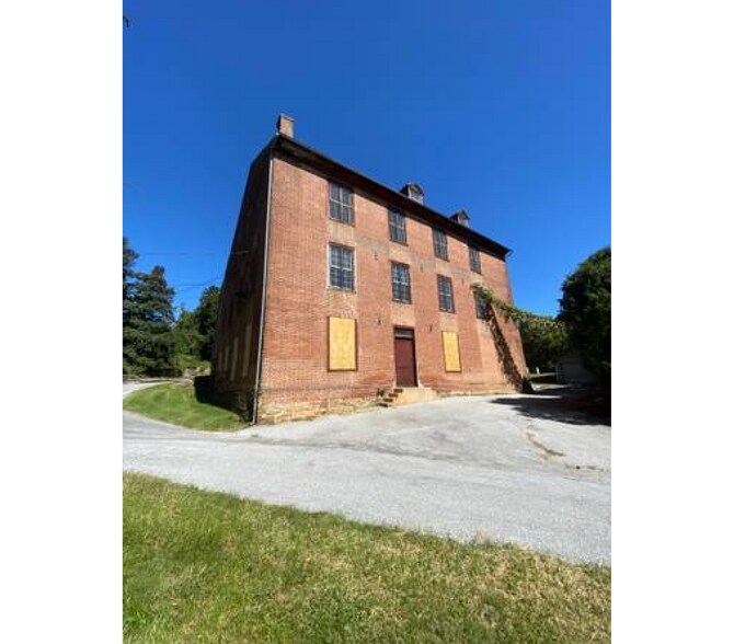 More Photos Of 10607 Reisterstown Rd, Owings Mills Warehouse For Lease