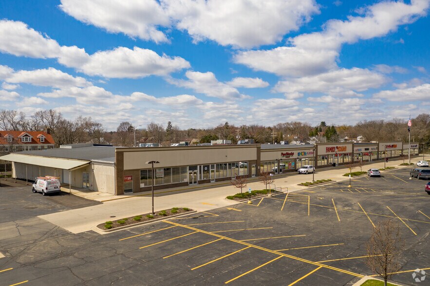 Primary Photo Of 4623 75th St, Kenosha Freestanding For Lease