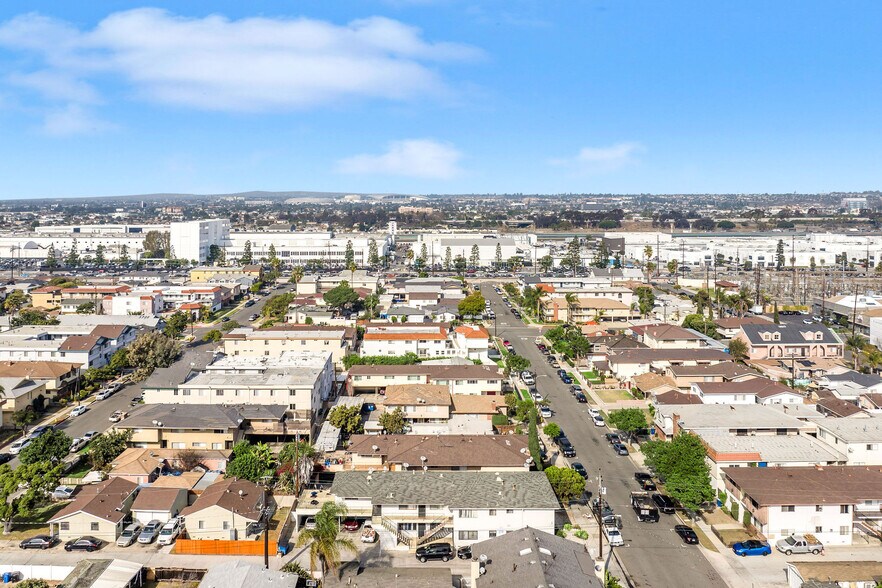 More Photos Of 12717 Cranbrook Ave, Hawthorne Apartments For Sale