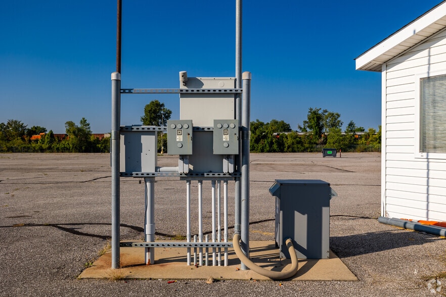 More Photos Of 4300 Church Rd, Centreville Land For Lease