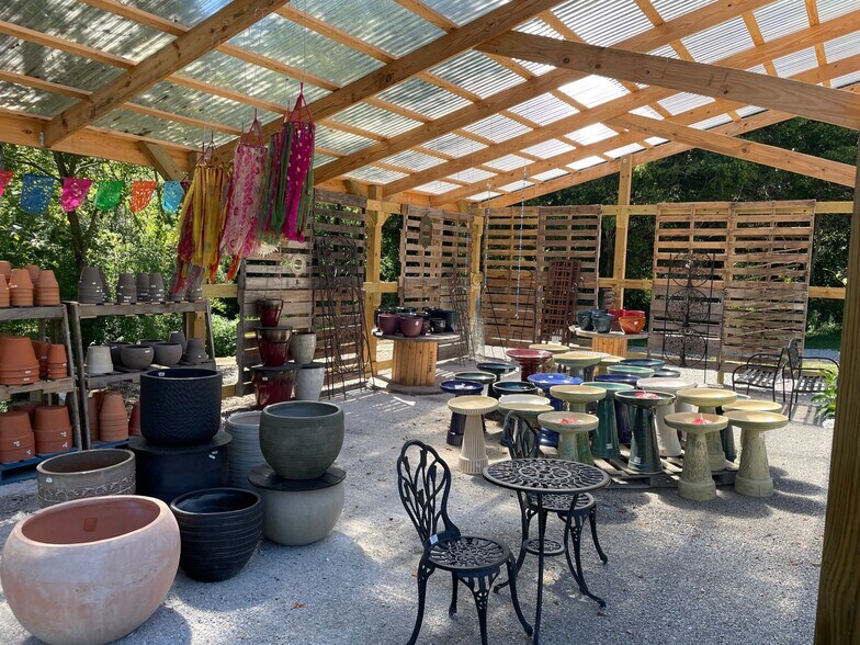 More Photos Of 2798 Highway 23 N, Eureka Springs Garden Center For Sale