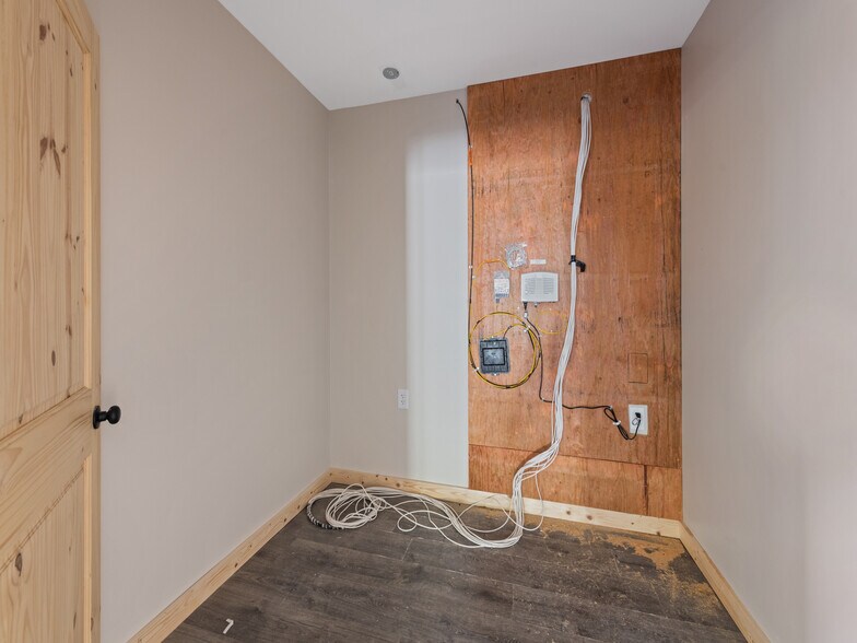 More Photos Of 101 Veterans Blvd, Bryson City Office For Lease