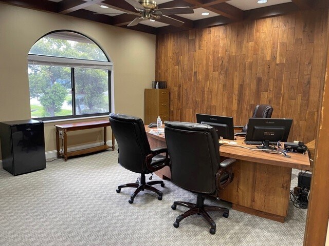 More Photos Of 7725 N Orange Blossom Trl, Orlando Warehouse For Sale