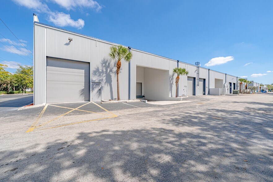 More Photos Of 2201 Nw 30th Pl, Pompano Beach Unknown For Lease