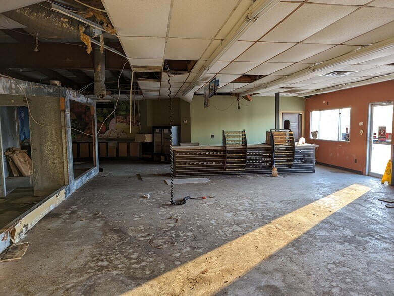 More Photos Of 150 S Grand Ave, Greenfield Freestanding For Sale