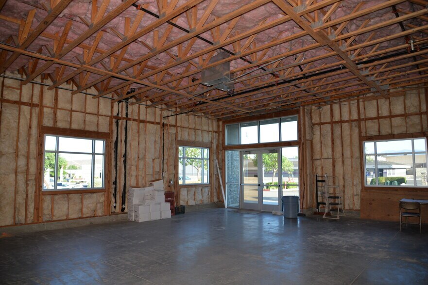 More Photos Of 22085 Commerce Way, Grand Terrace Storefront Retail Office For Lease