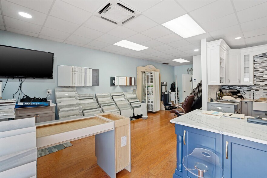 More Photos Of 610 Bear Tavern Rd, Ewing Freestanding For Lease