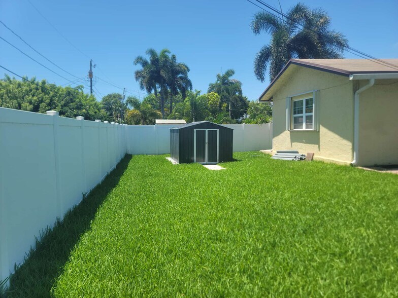 More Photos Of 138-140 NE 1st Ct, Dania Beach Specialty For Sale