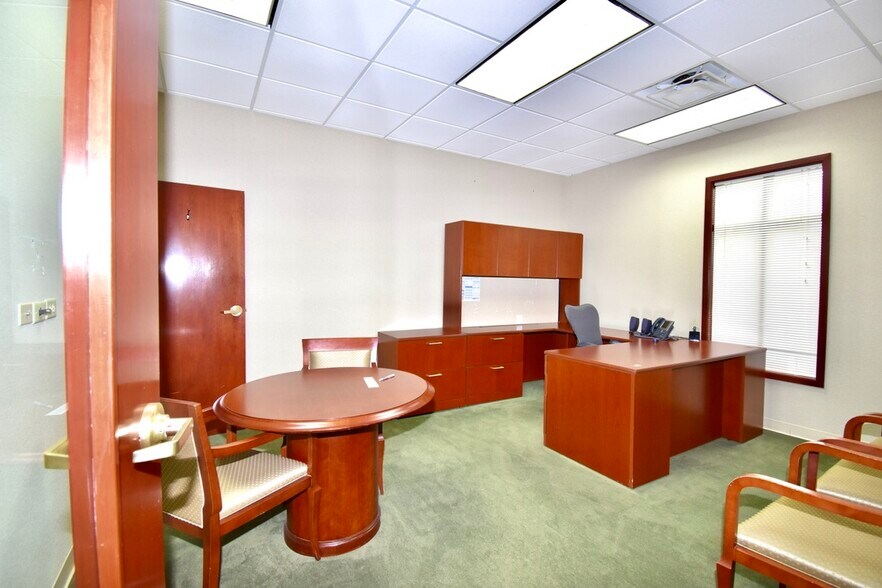 More Photos Of 79 Stonebridge Blvd, Jackson Office For Lease